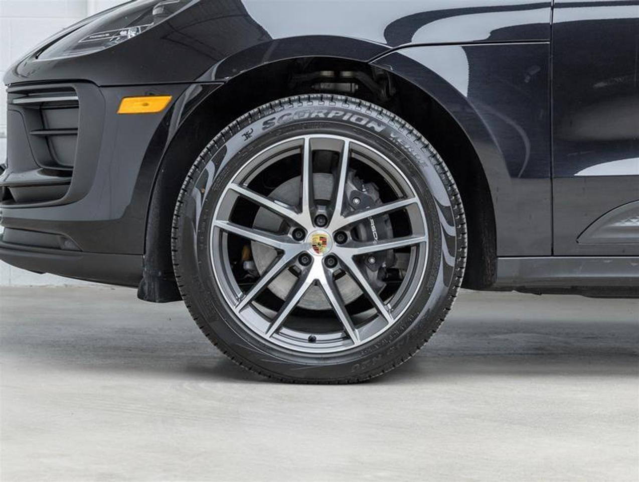2025 Porsche Macan  Photo