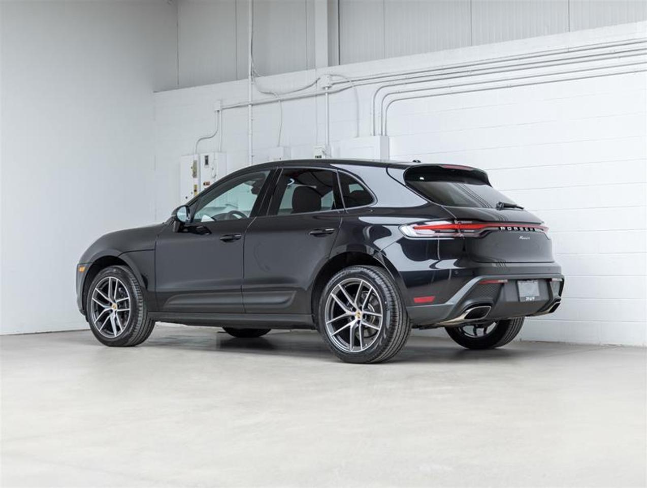 2025 Porsche Macan  Photo