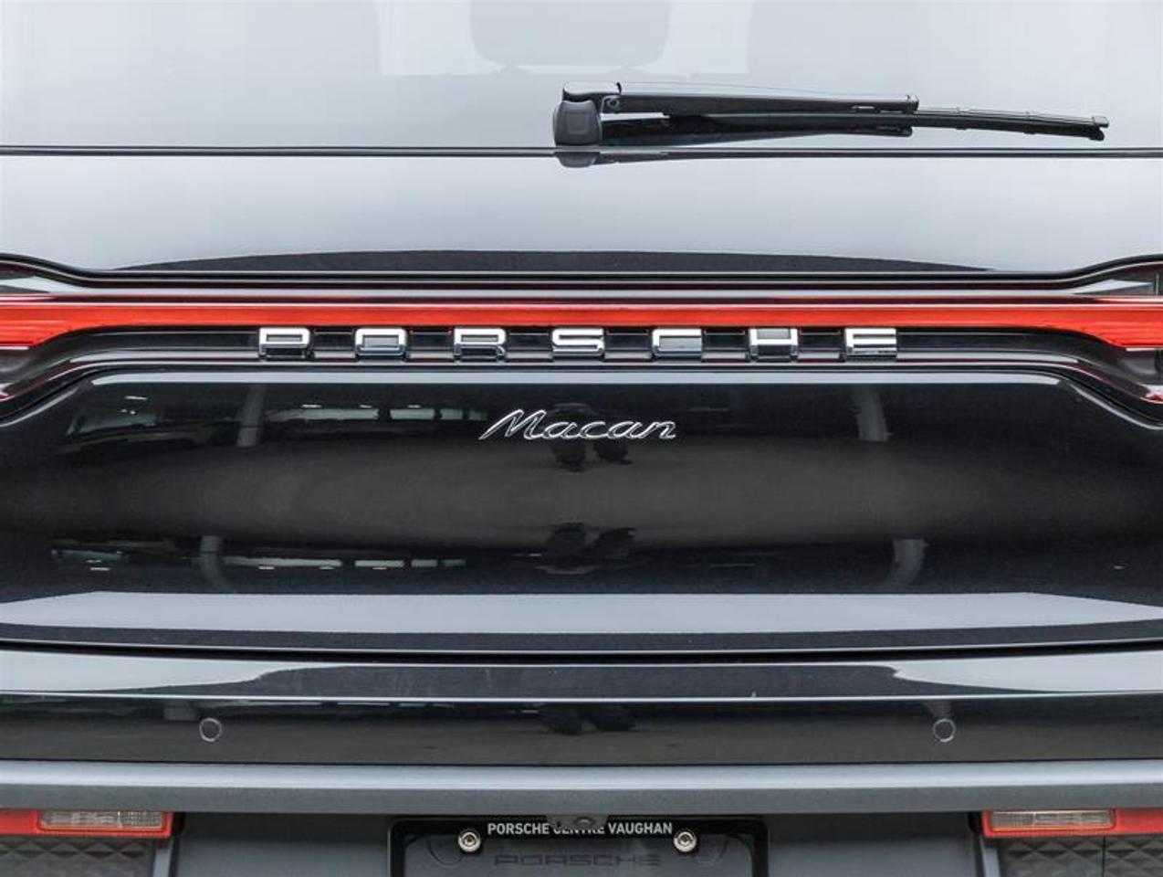 2025 Porsche Macan  Photo