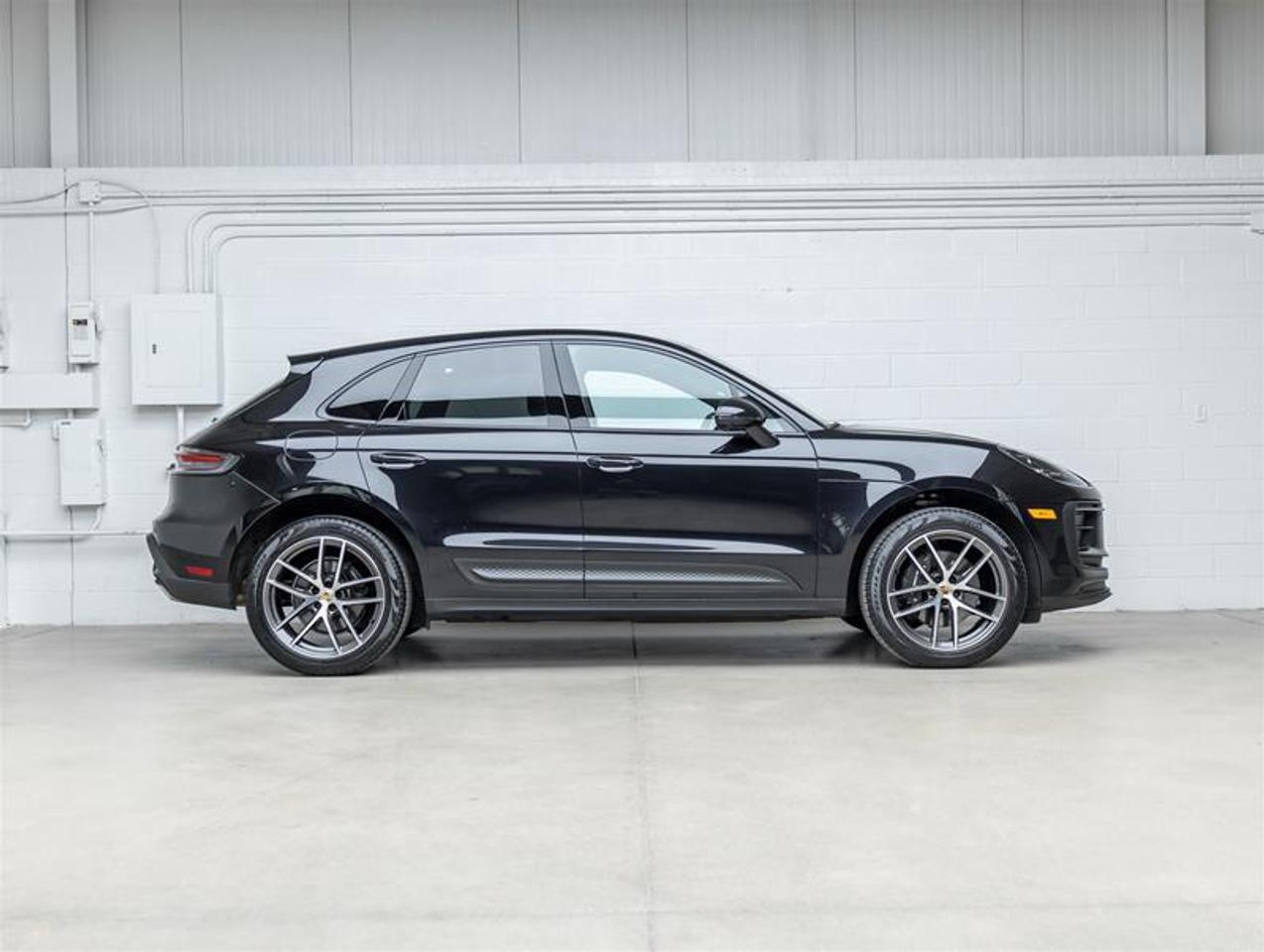 2025 Porsche Macan  Photo