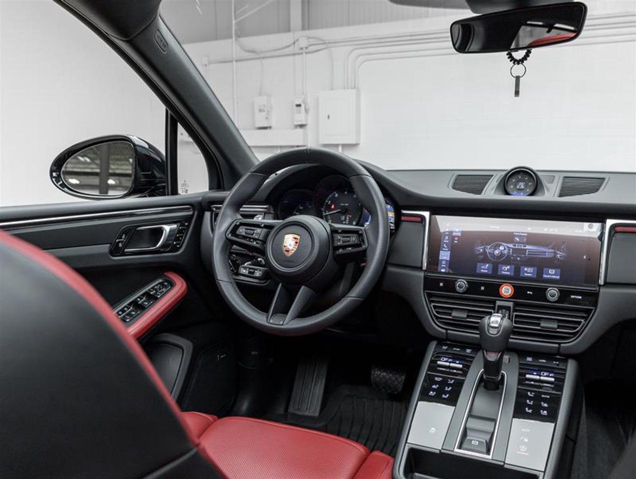 2025 Porsche Macan  Photo