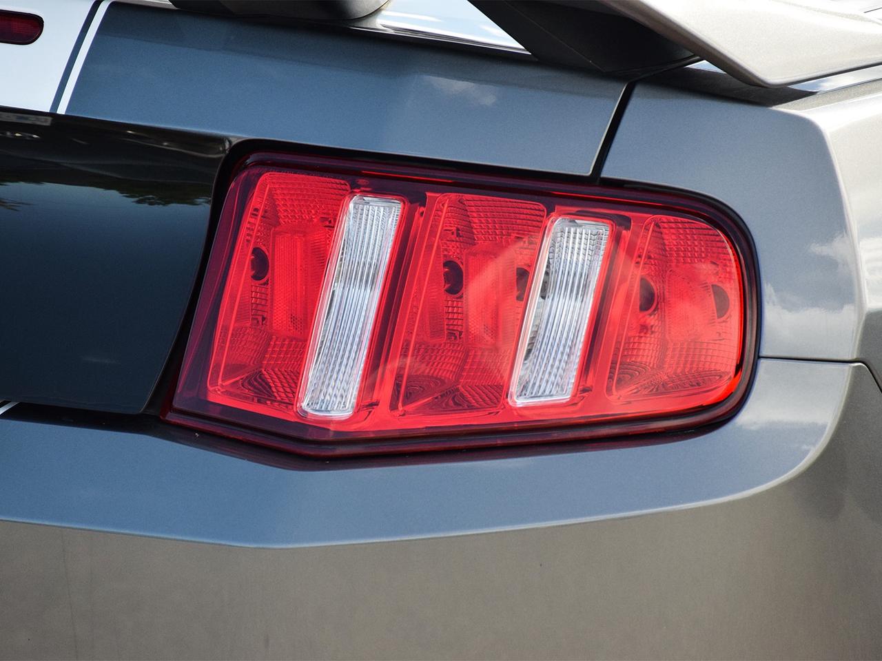 2011 Ford Mustang GT ~5.0L V8 ~6-Speed ~Nav ~Leather ~ONLY 73,000 KM Photo