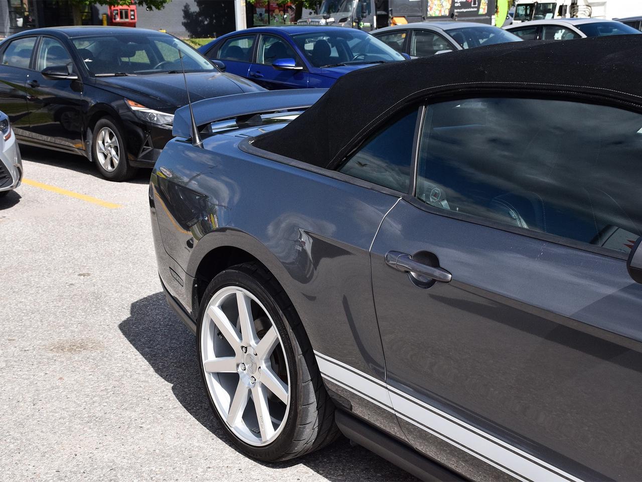2011 Ford Mustang GT ~5.0L V8 ~6-Speed ~Nav ~Leather ~ONLY 73,000 KM Photo