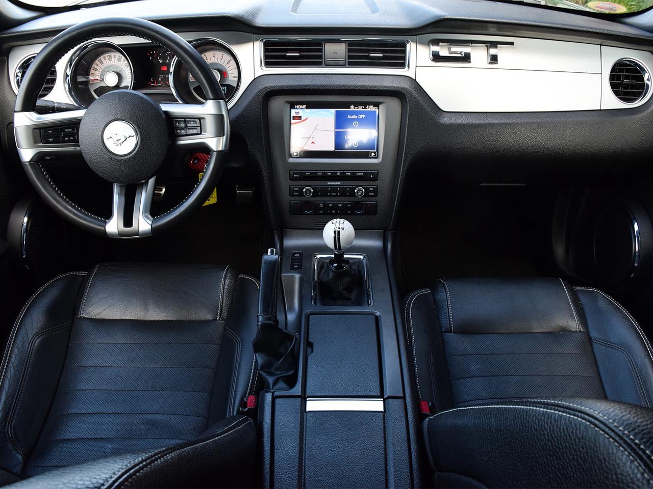 2011 Ford Mustang GT ~5.0L V8 ~6-Speed ~Nav ~Leather ~ONLY 73,000 KM Photo