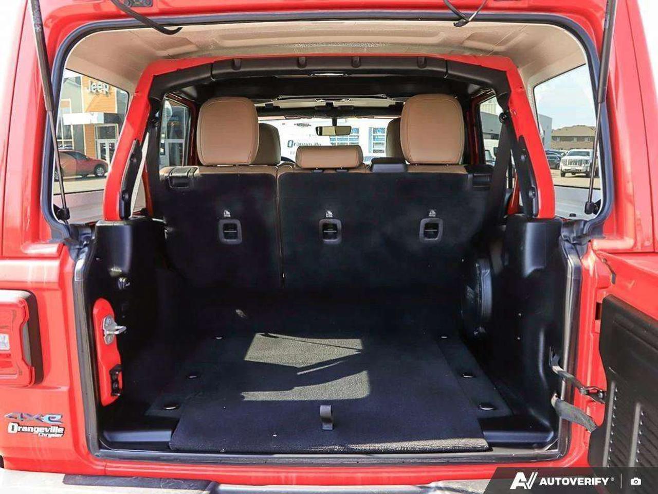 2021 Jeep Wrangler RUBICON, 4XE HYBRID, 4X4, ONE OWNER, ACCIDENT-FREE, EXTREME OFF-ROAD CAPABILITY, LOADED! Photo