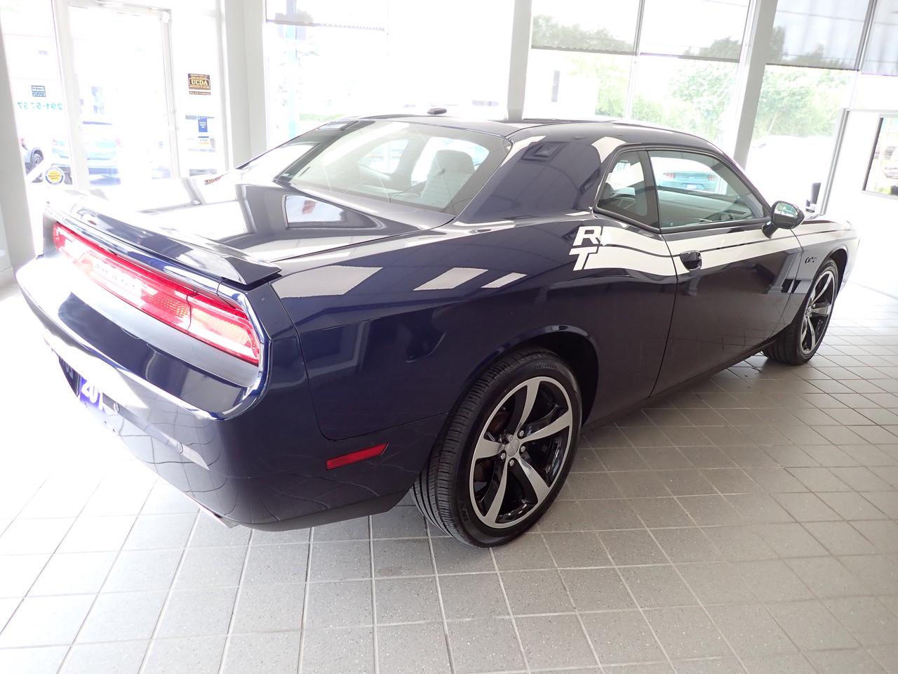 2014 Dodge Challenger R/T Classic 2 DR COUPE LEATHER Photo2