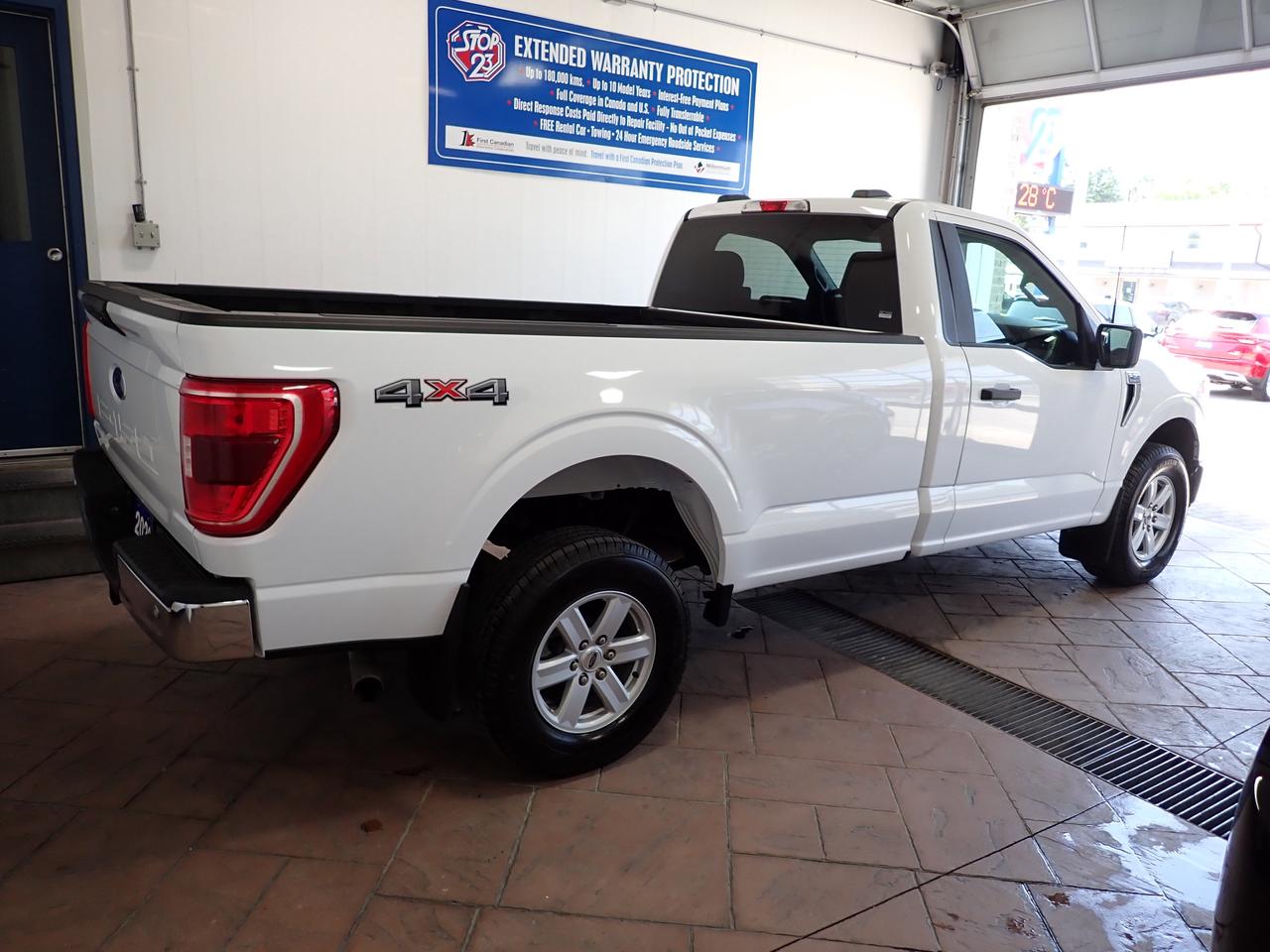2022 Ford F-150 XLT REG CAB 4WD 8FT BOX V8 Photo