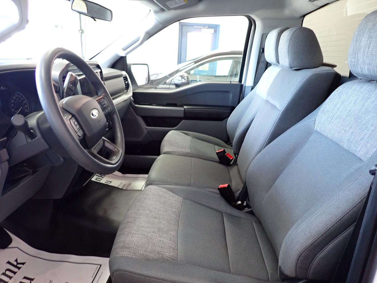 2022 Ford F-150 XLT REG CAB 4WD 8FT BOX V8 Photo