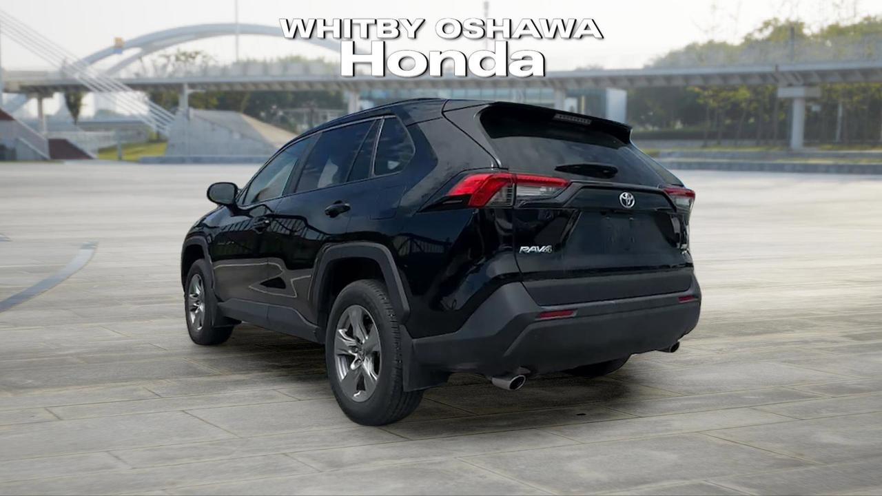 2025 Toyota RAV4 XLE AWD Photo4