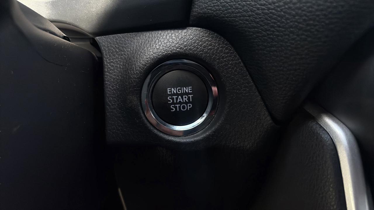 2025 Toyota RAV4 XLE AWD Photo