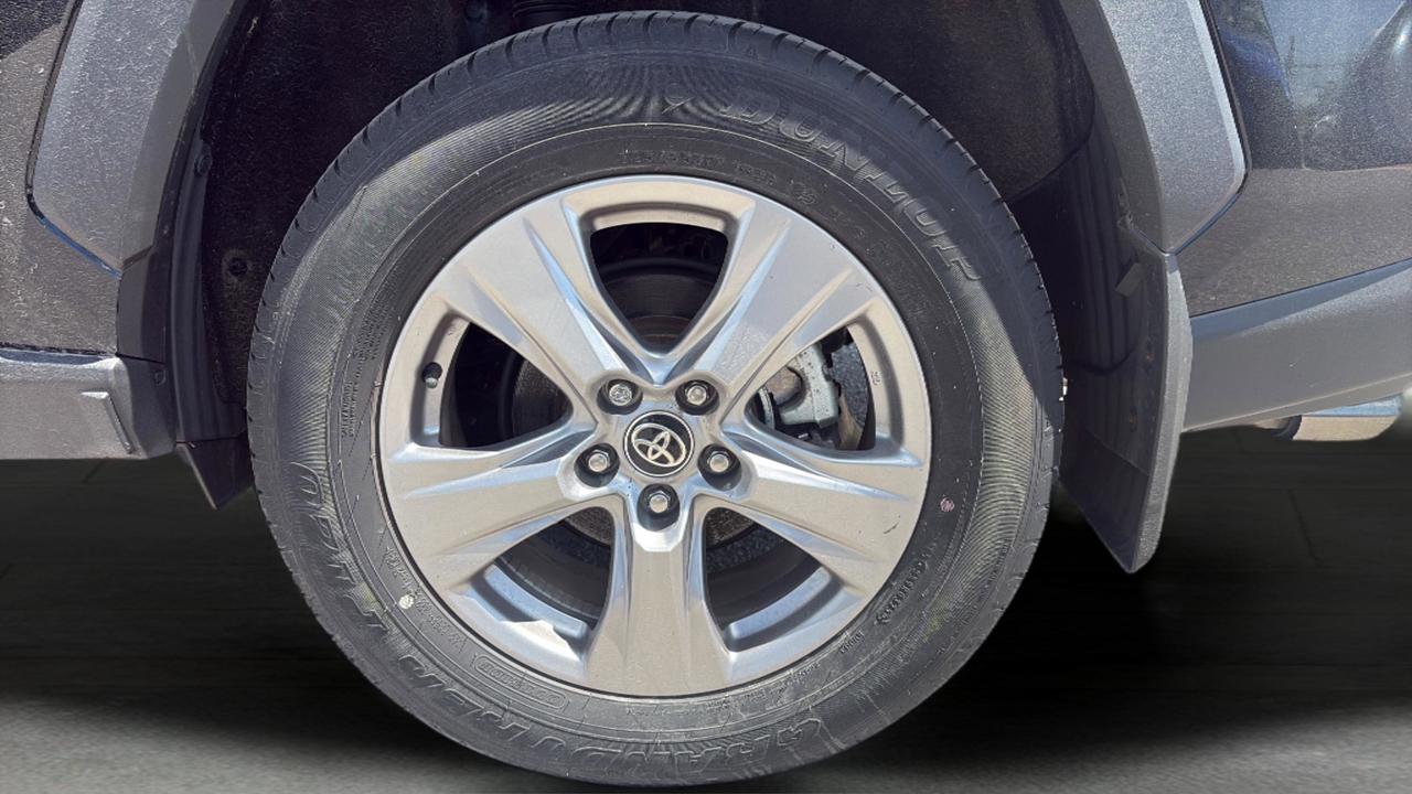 2025 Toyota RAV4 XLE AWD Photo