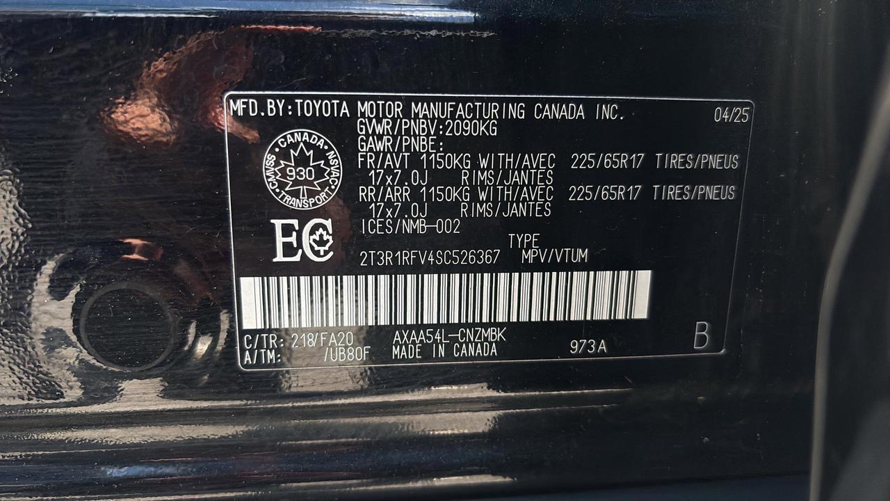 2025 Toyota RAV4 XLE AWD Photo