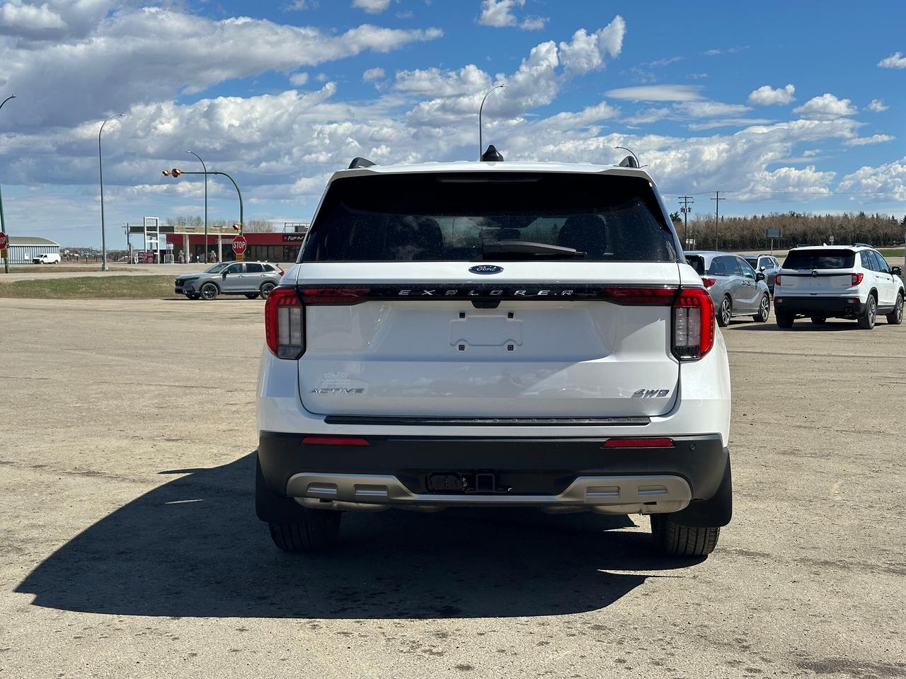 2025 Ford Explorer Active 4WD Photo