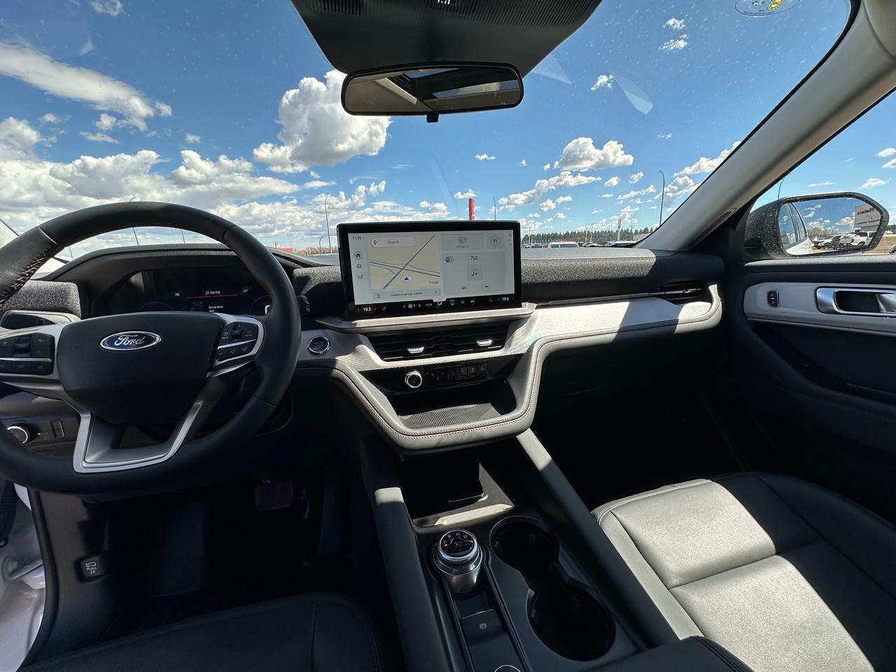 2025 Ford Explorer Active 4WD Photo