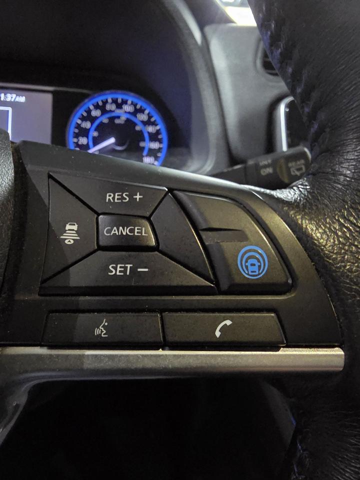 2018 Nissan Leaf SV Photo