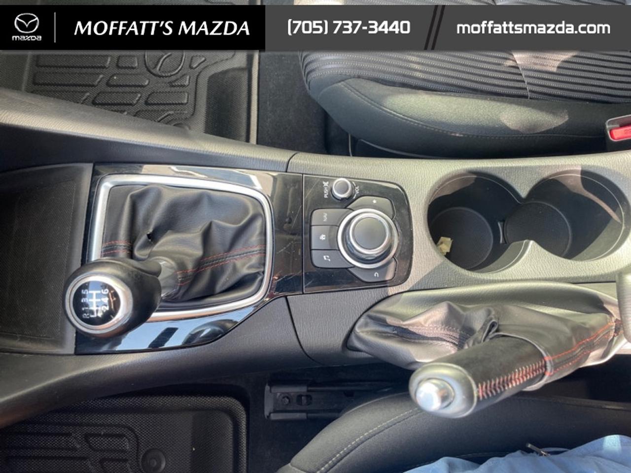 2015 Mazda MAZDA3 GS Photo