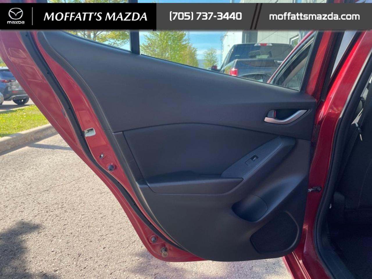 2015 Mazda MAZDA3 GS Photo