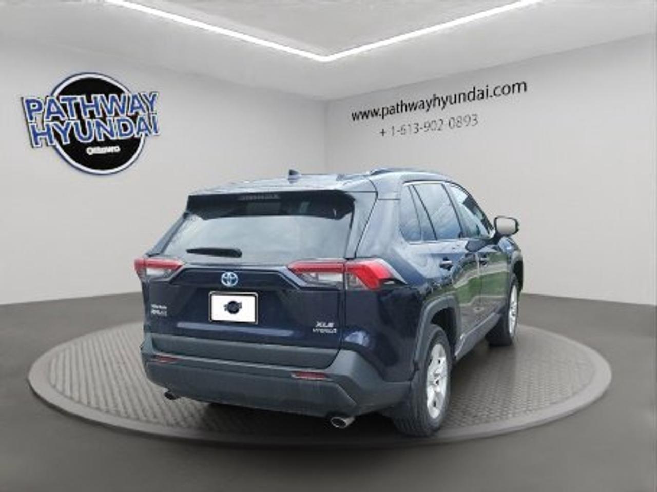 2021 Toyota RAV4 Hybrid XLE Photo
