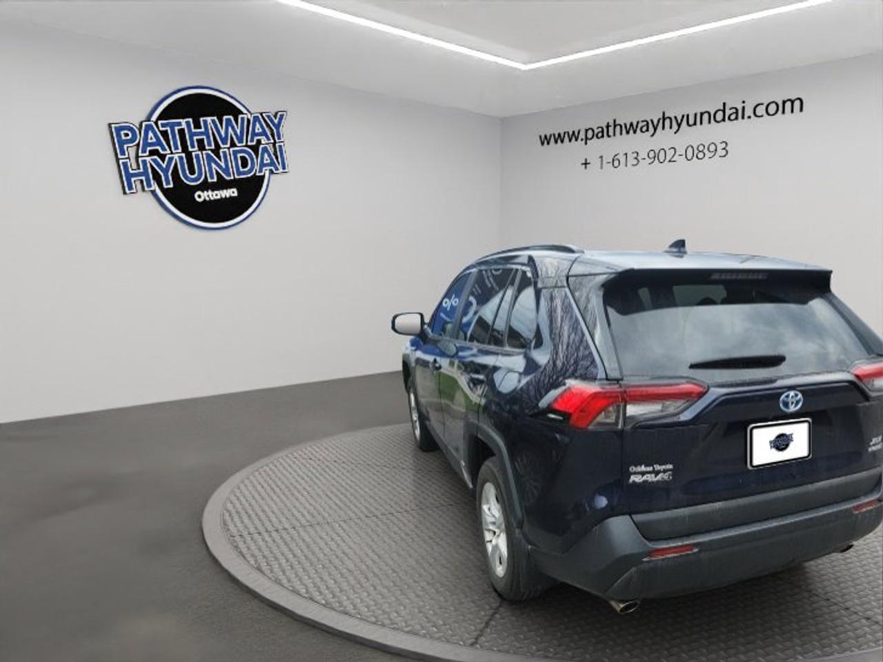2021 Toyota RAV4 Hybrid XLE Photo