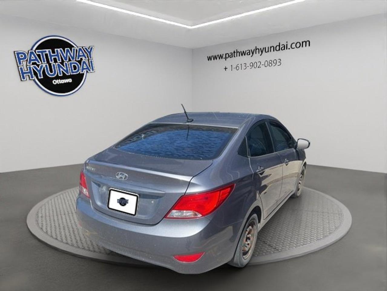 2016 Hyundai Accent SE Photo
