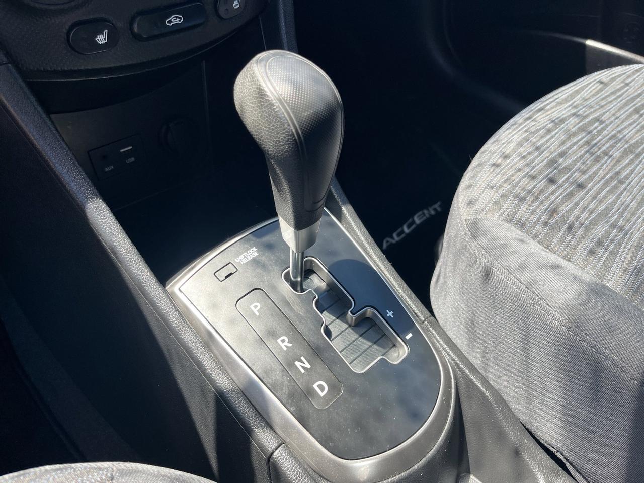 2015 Hyundai Accent GL | AC | CD | AUX Photo
