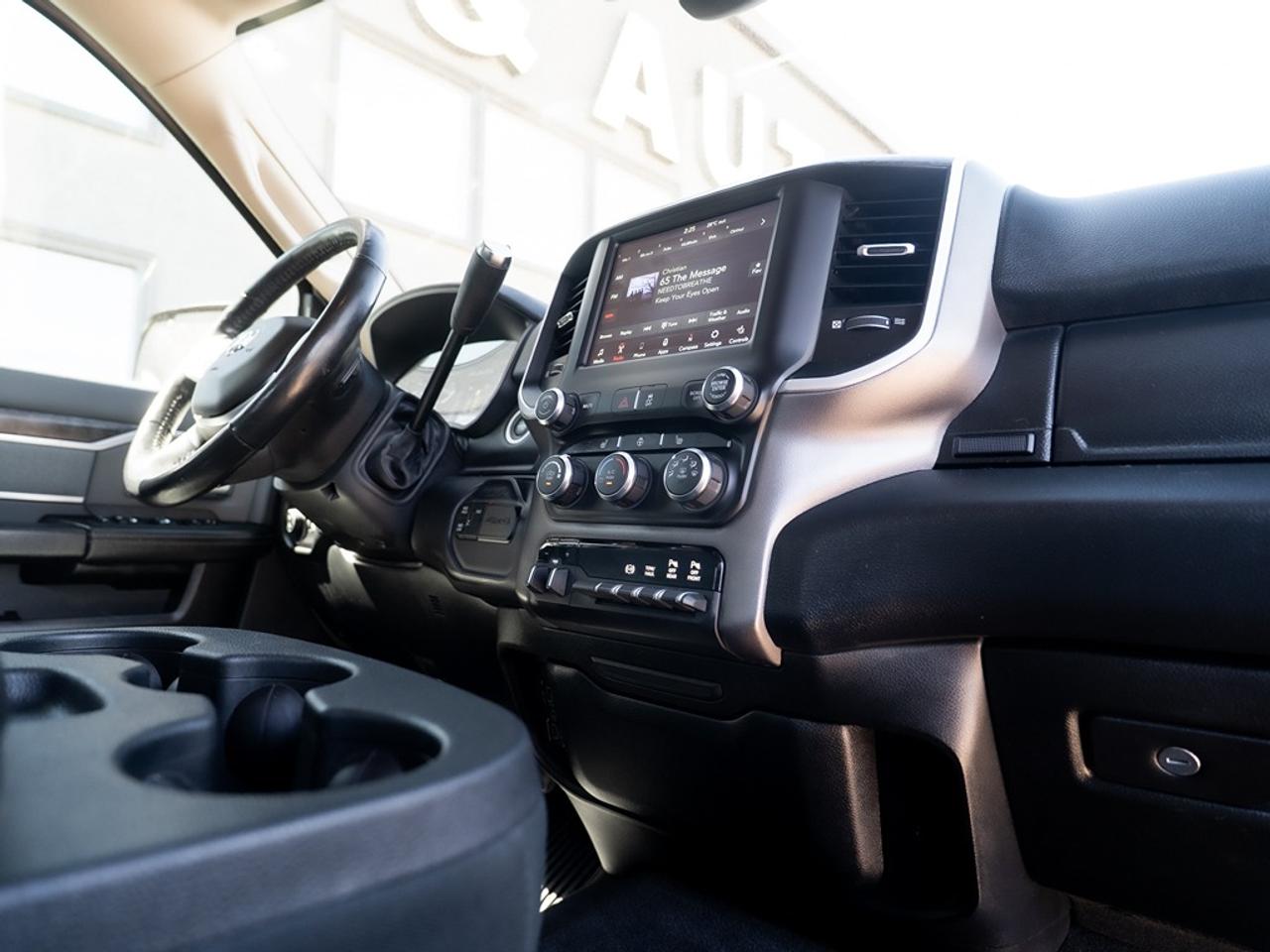 2020 RAM 2500 Big Horn 4x4 Crew Cab 6'4" Box Photo43