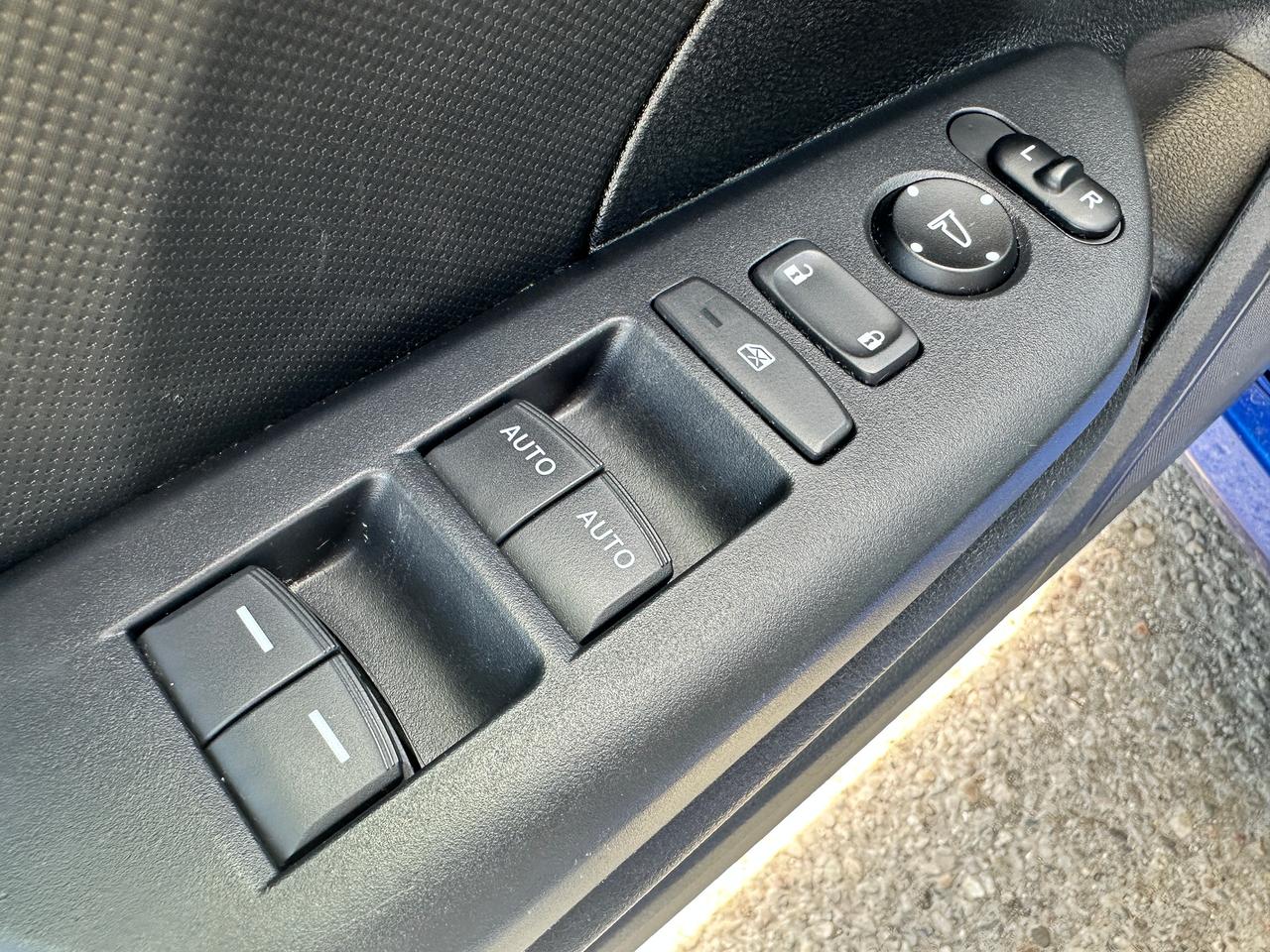 2020 Honda Civic LX HTD-Cloth FM SmartPhone DriverAssists RearCam Photo