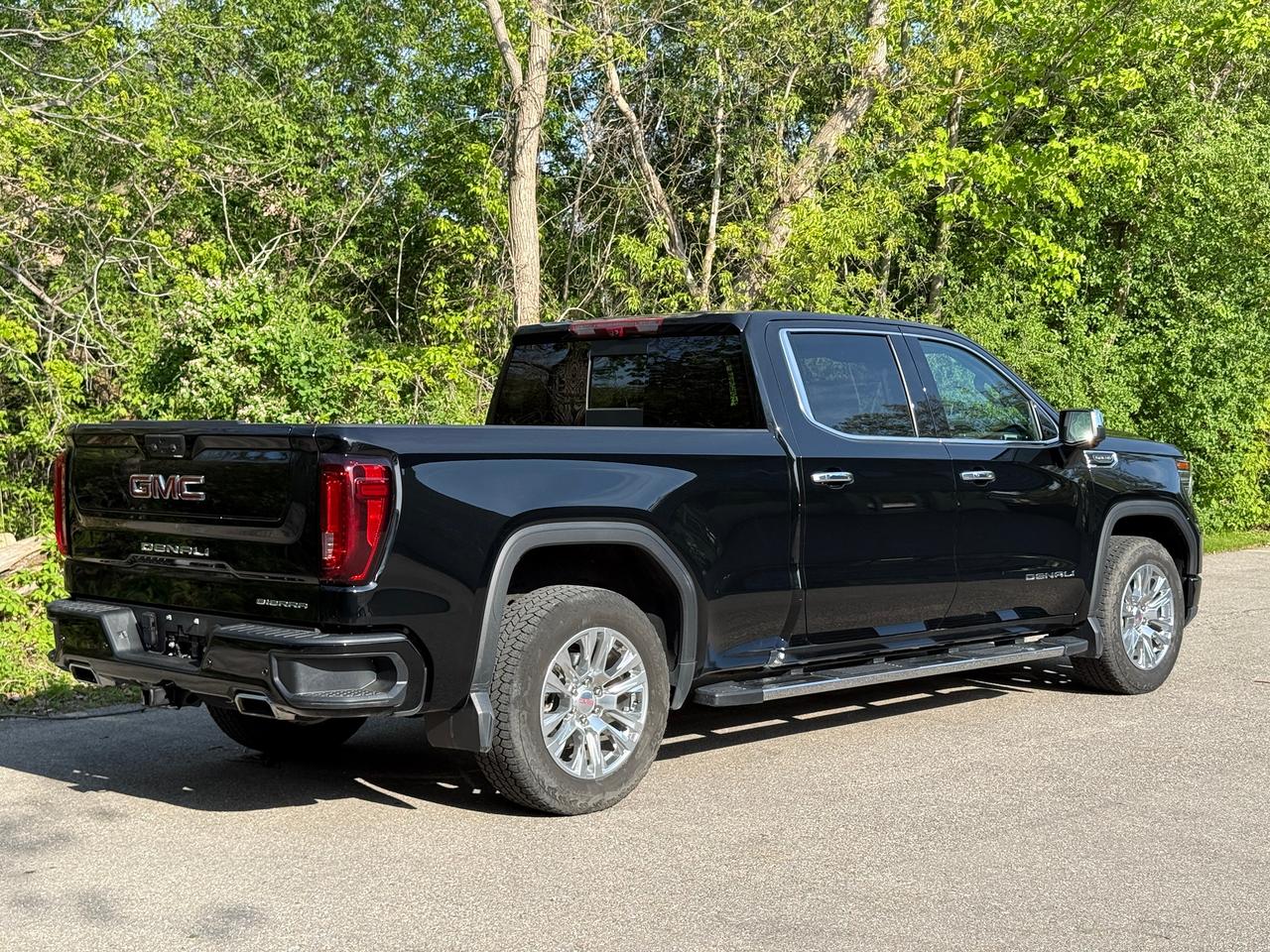 2022 GMC Sierra 1500 4WD Crew Cab 157" Denali Photo