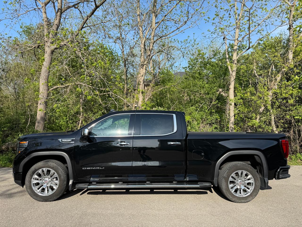 2022 GMC Sierra 1500 4WD Crew Cab 157" Denali Photo