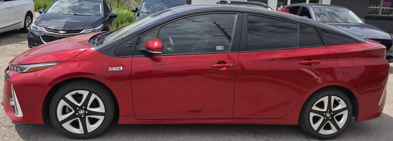 2022 Toyota Prius Prime UPGRADE / NO ACCIDENTS / LEATHER / NAV / HTD SEATS Photo