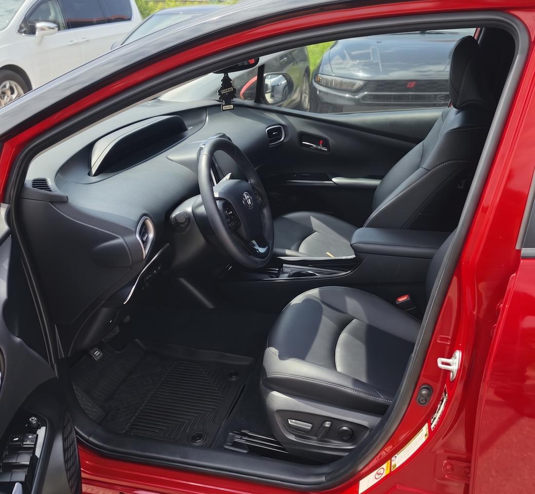 2022 Toyota Prius Prime UPGRADE / NO ACCIDENTS / LEATHER / NAV / HTD SEATS Photo3