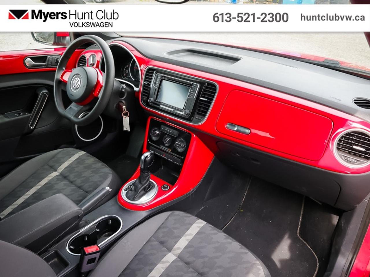 2018 Volkswagen Beetle CONVERTIBLE TRENDLINE Photo
