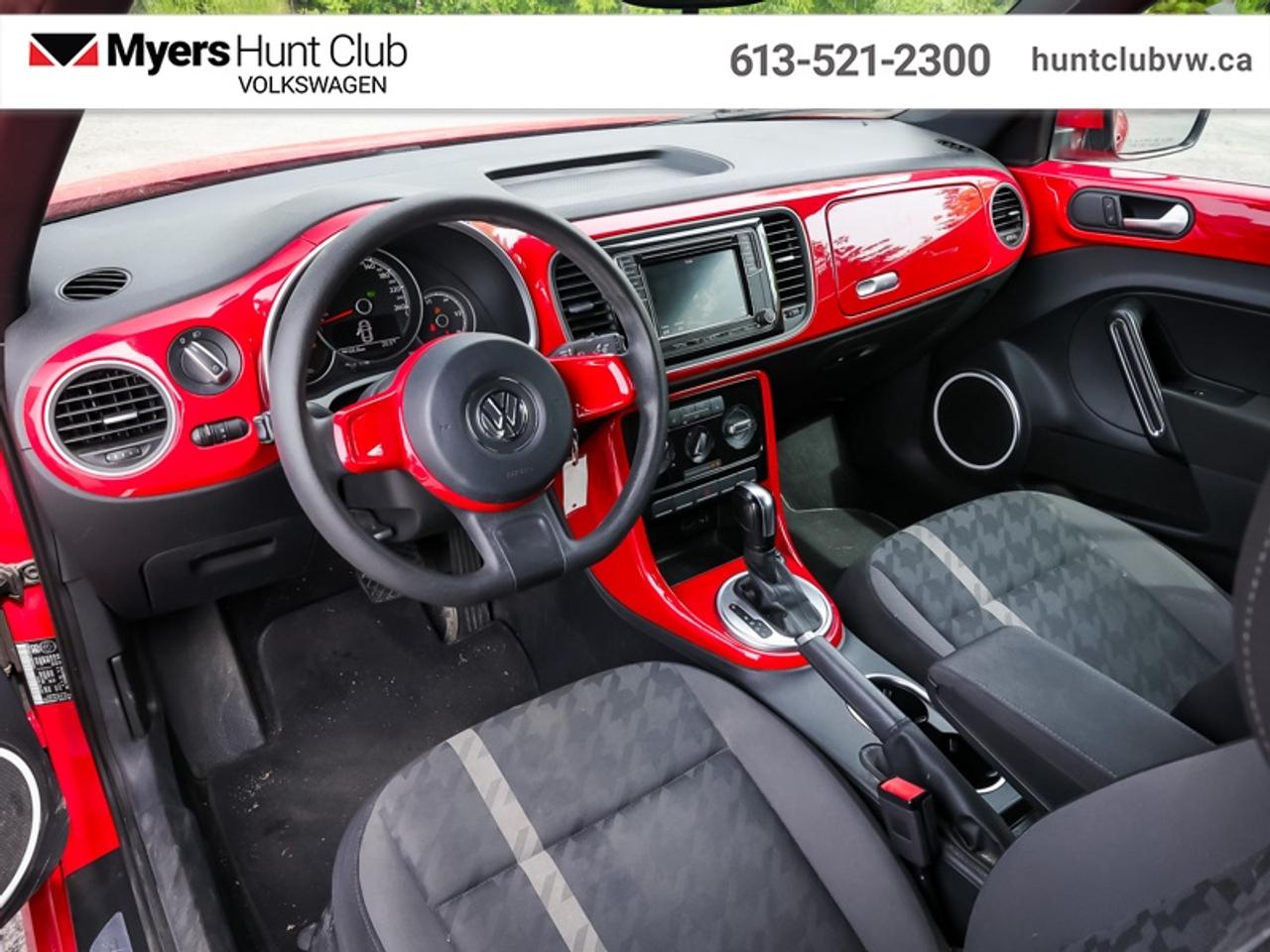 2018 Volkswagen Beetle CONVERTIBLE TRENDLINE Photo