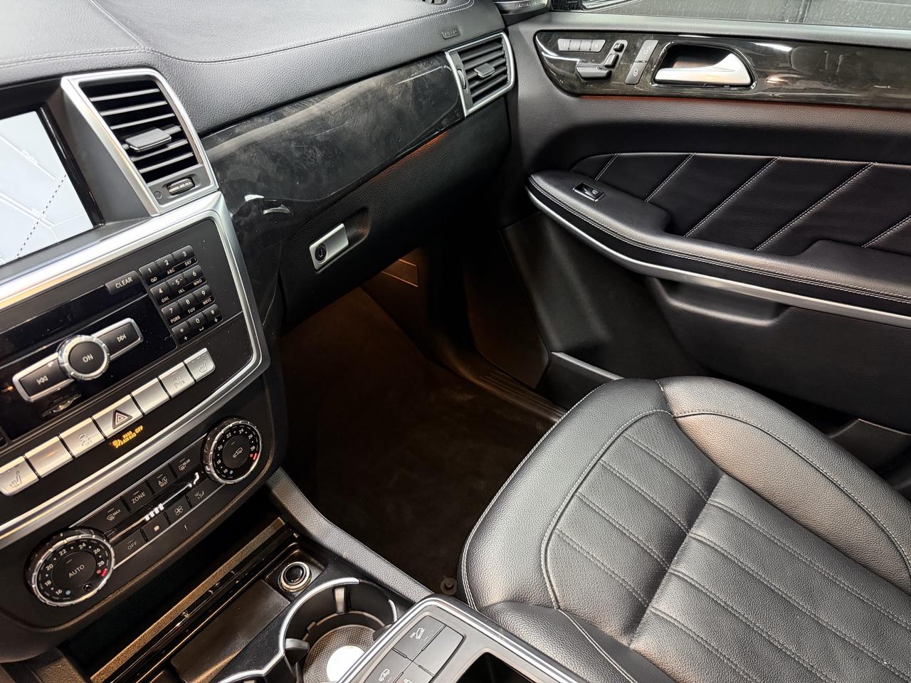 2013 Mercedes-Benz GL350 BLUETEC|AMG PKG|7PASS|REAR DVD|BSM|FCW|LKA|PANO| Photo