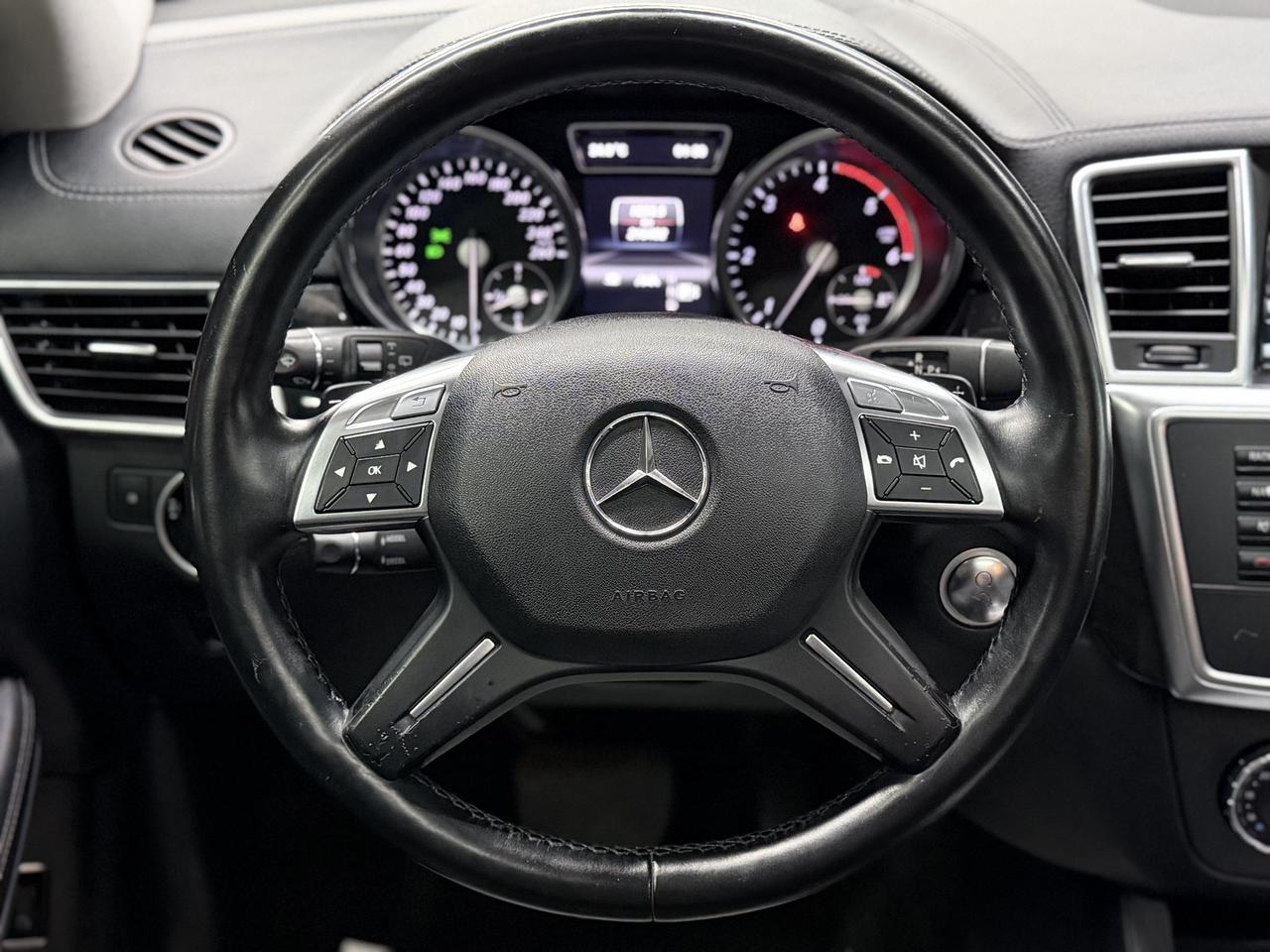 2013 Mercedes-Benz GL350 BLUETEC|AMG PKG|7PASS|REAR DVD|BSM|FCW|LKA|PANO| Photo