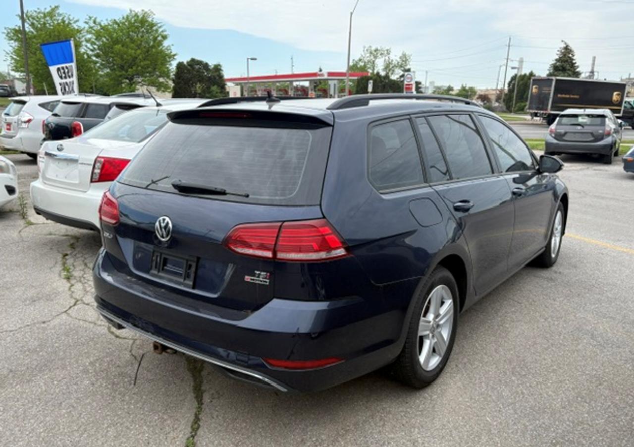 2018 Volkswagen Golf SportWagen Trendline Photo2