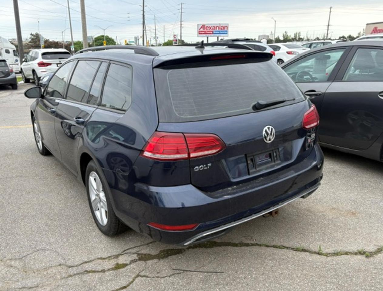 2018 Volkswagen Golf SportWagen Trendline Photo
