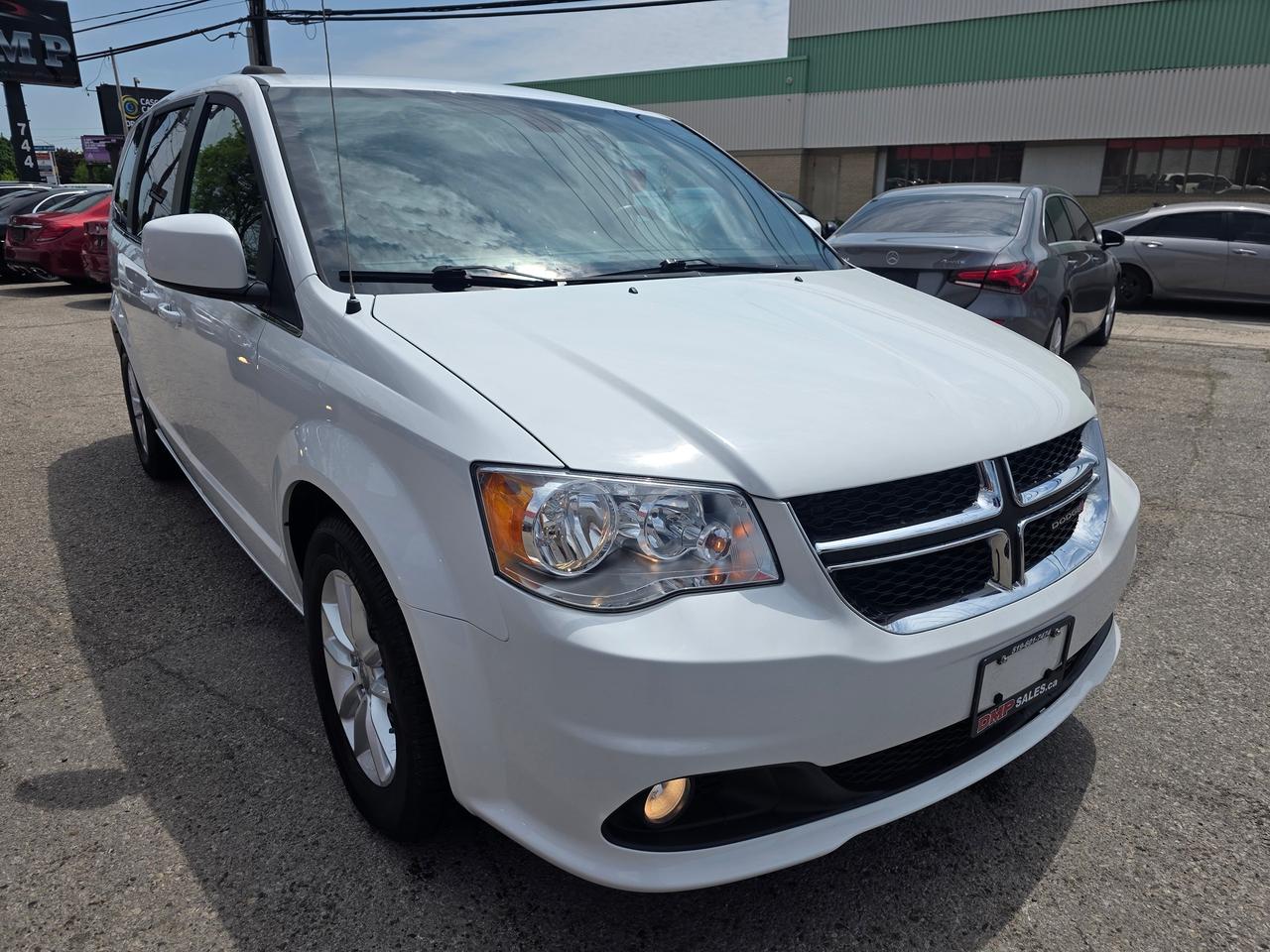 2018 Dodge Grand Caravan SXT Premium Plus Photo