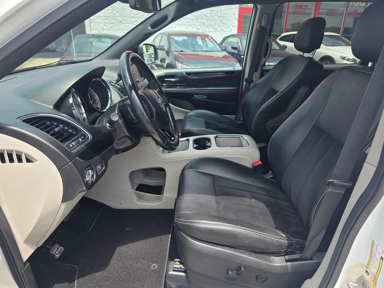 2018 Dodge Grand Caravan SXT Premium Plus Photo