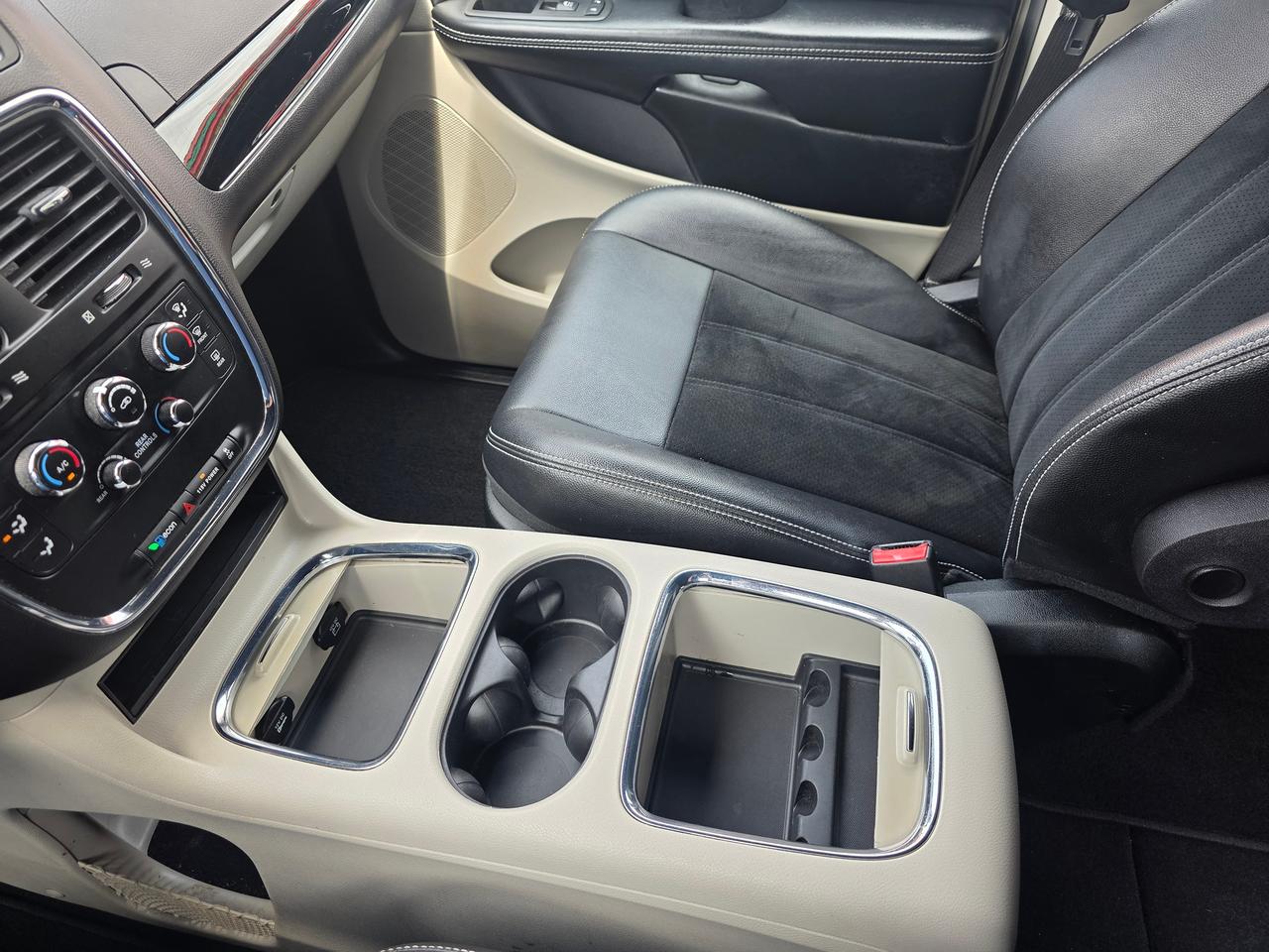 2018 Dodge Grand Caravan SXT Premium Plus Photo