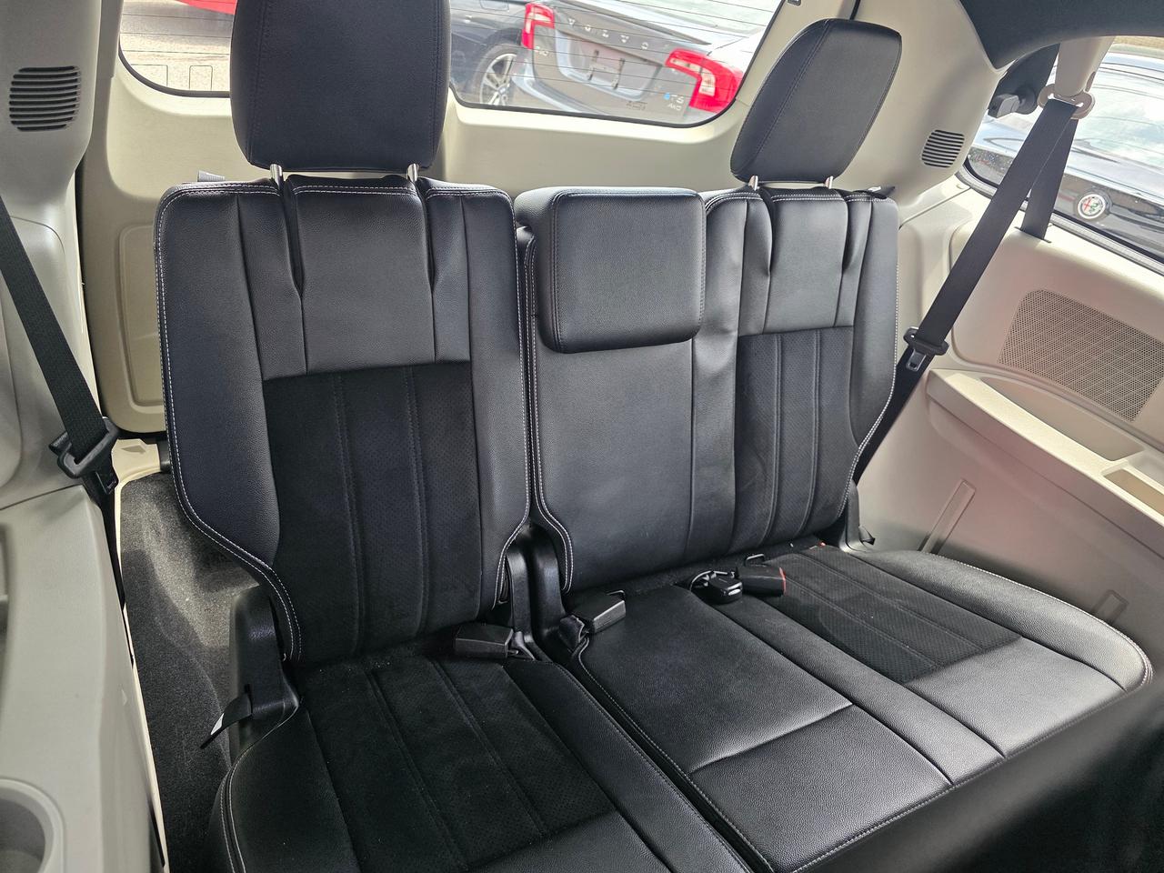2018 Dodge Grand Caravan SXT Premium Plus Photo