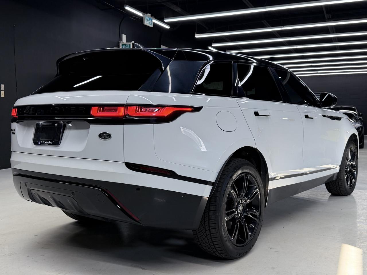 2018 Land Rover Range Rover Velar R-DYNAMIC|P180D|NAV|BACKUP|BSM|LDW|PANO|CARPLAY| Photo