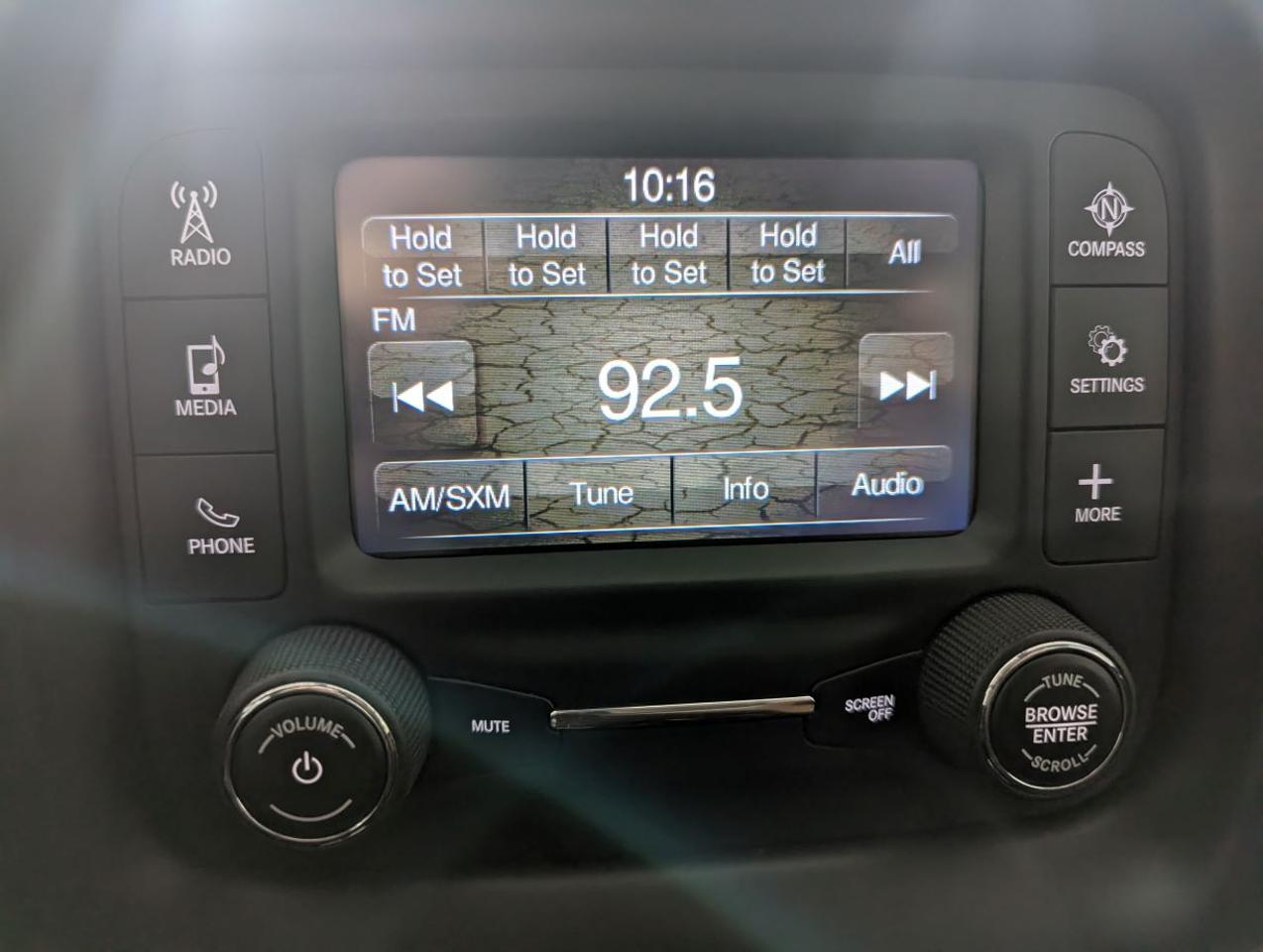 2018 Jeep Compass North 4x4 WITH NEW TIRES!! Photo