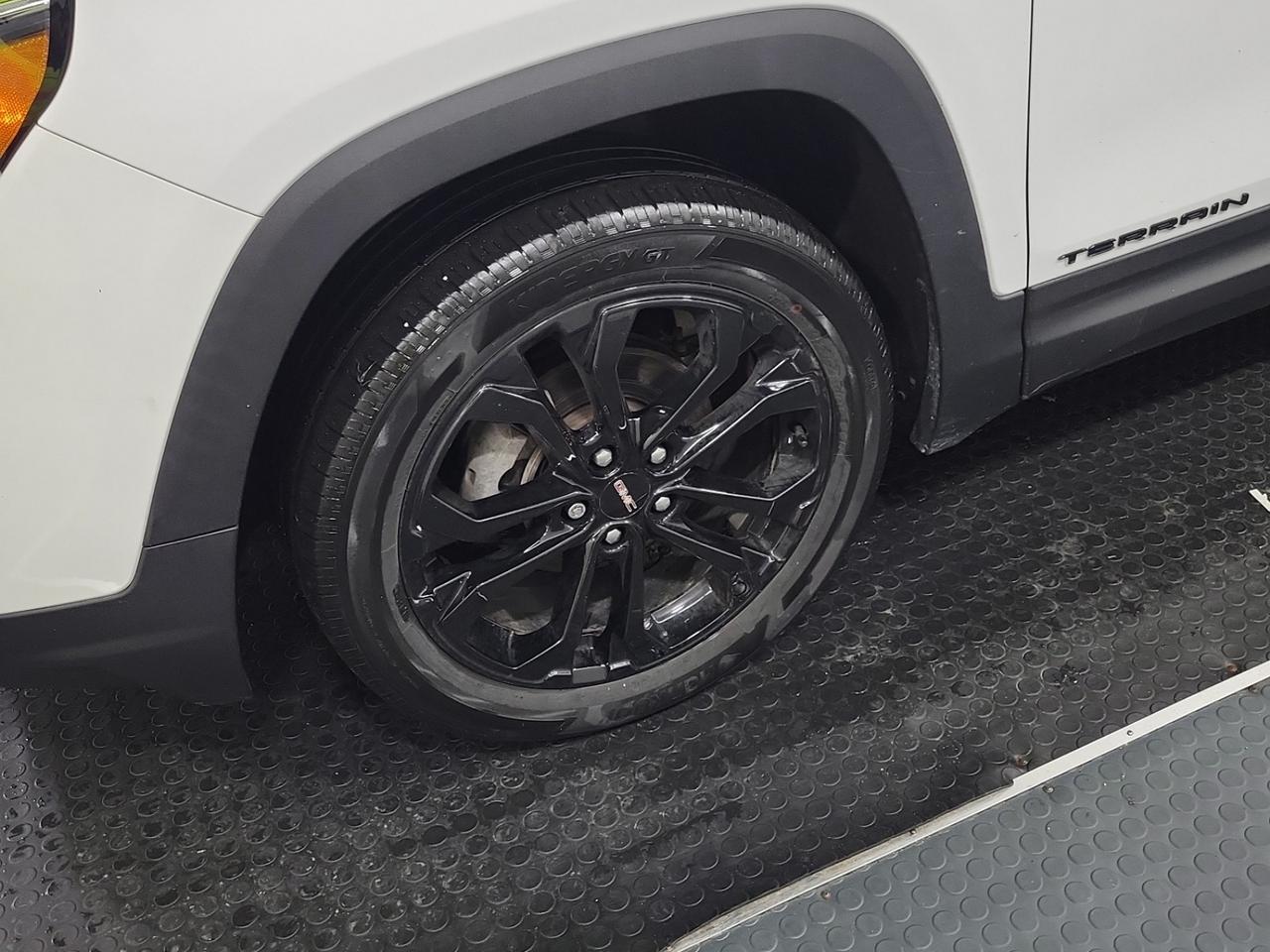 2022 GMC Terrain SLE AWD - ELEVATION PKG, PANO ROOF, HEATED SEATS! Photo