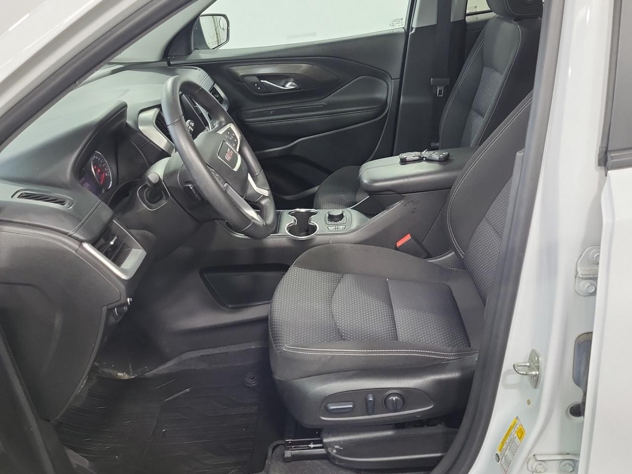 2022 GMC Terrain SLE AWD - ELEVATION PKG, PANO ROOF, HEATED SEATS! Photo