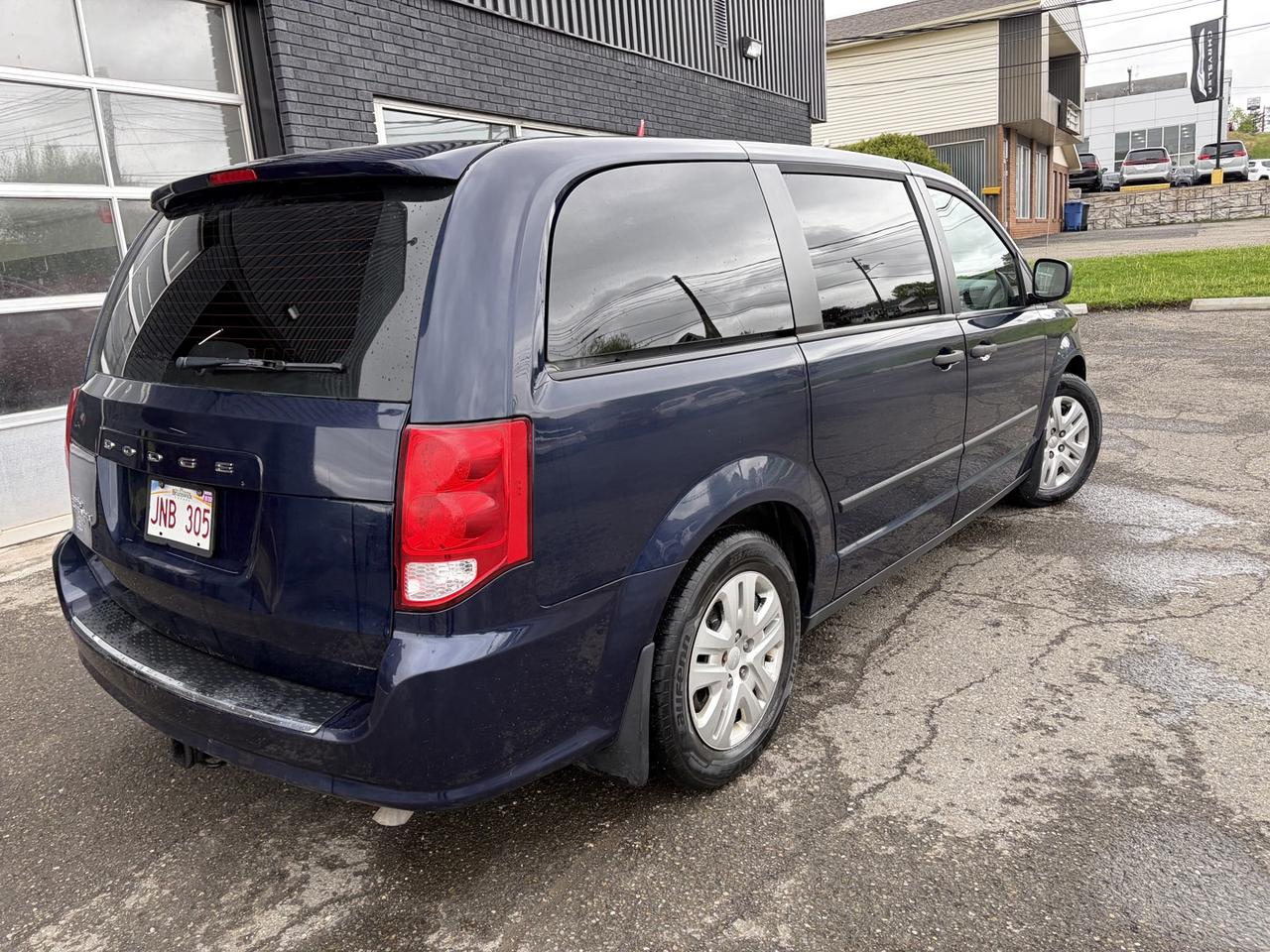 2016 Dodge Grand Caravan SE - Photo #3