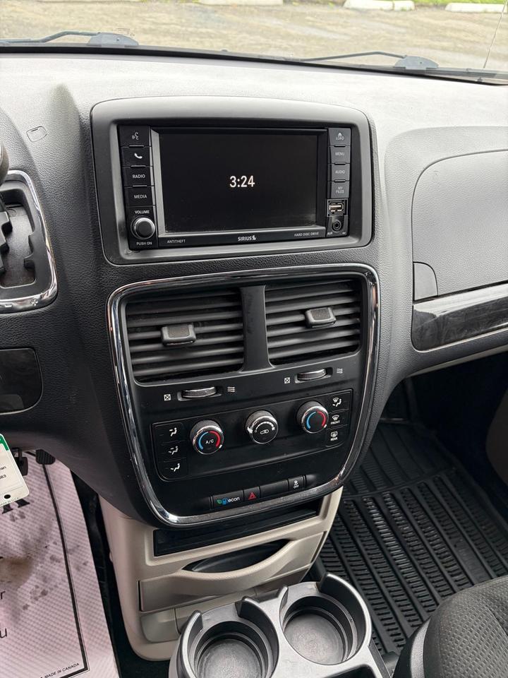 2016 Dodge Grand Caravan SE Photo