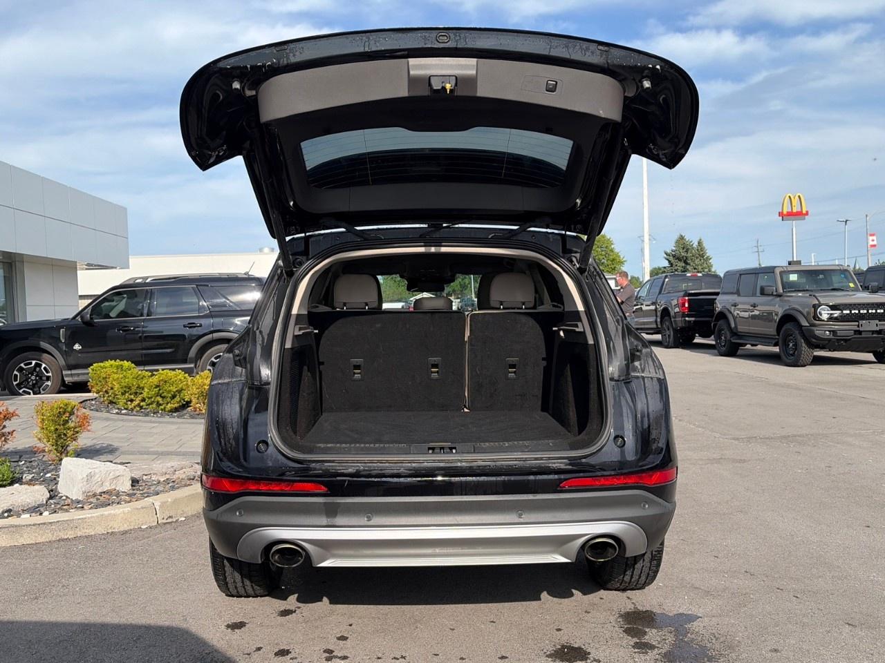2023 Lincoln Corsair Reserve AWD Photo4