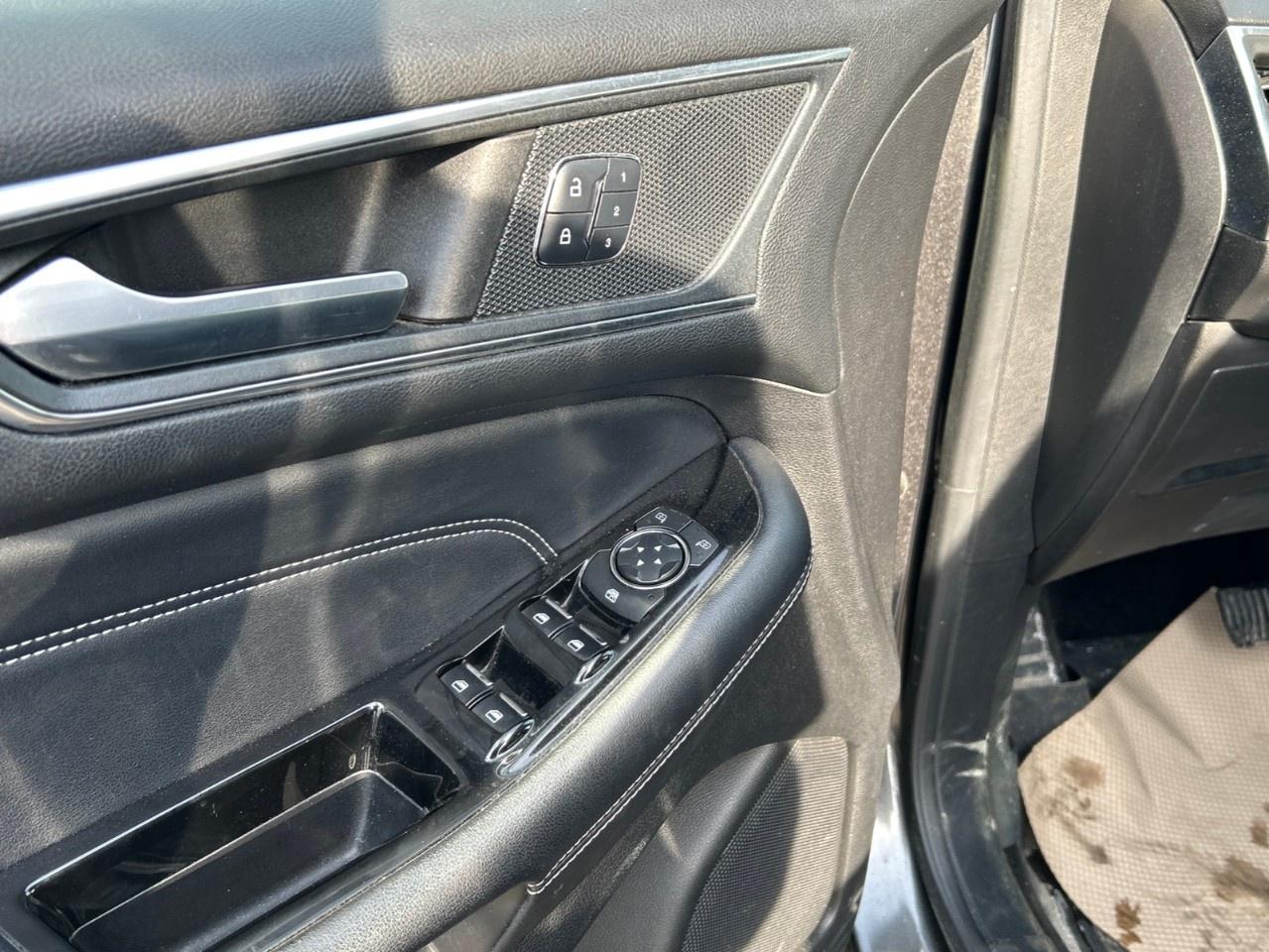 2018 Ford Edge TITANIUM FWD Photo