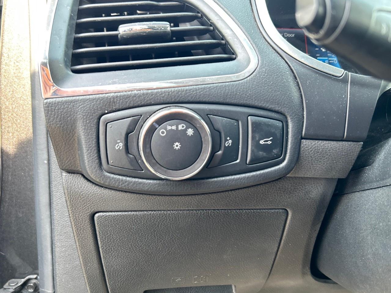 2018 Ford Edge TITANIUM FWD Photo